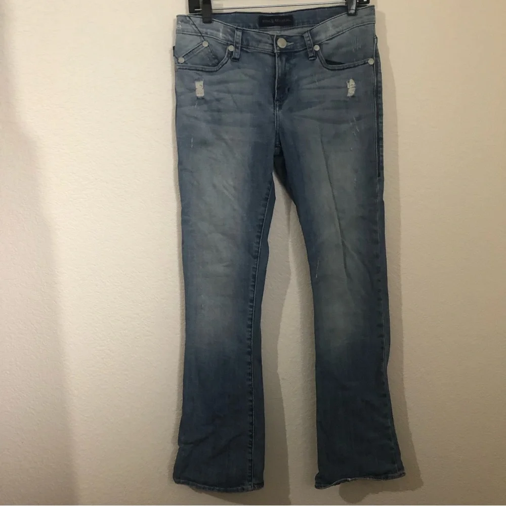 ROCK & REPUBLIC Jeans Boot Cut Distressed Light Wash Low Rise Bling Back Pockets - Picture 2 of 16